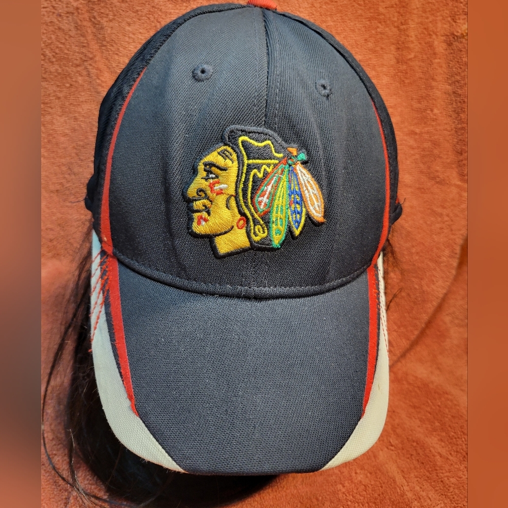 Reebok Chicago Blackhawks cap / hat size L/ XL